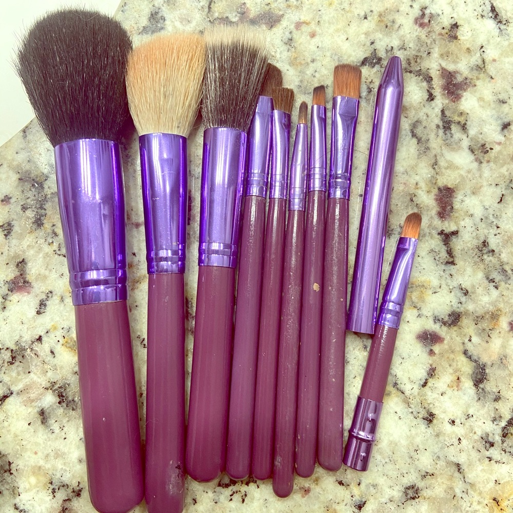 SET OF MAKEUP BRUSHES (9 pc)